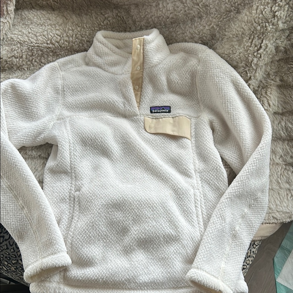 Patagonia Women's White Fleece Sweater